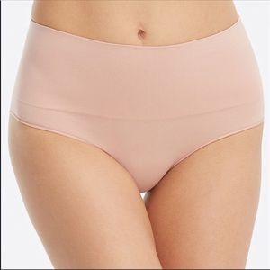 New! Spanx everyday Shaping Briefs nude